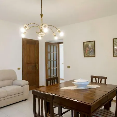 La Casa Dei Pini 펜션 구비오